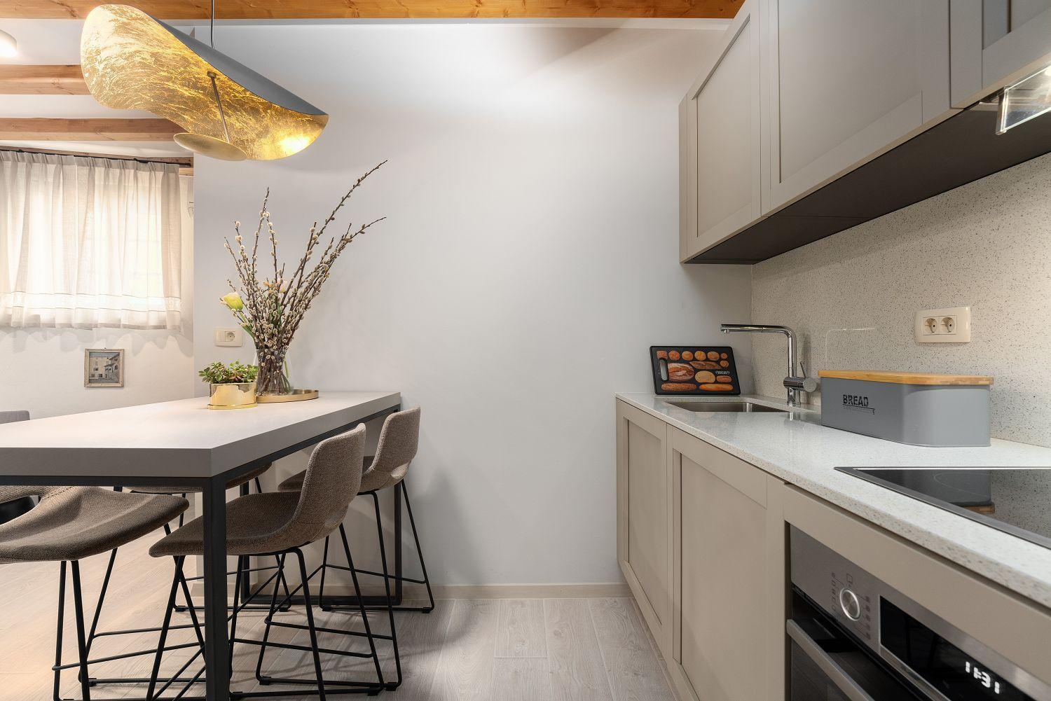 Exquisites Apartment Im Herzen Von Porec Mit Meerblick, Nur 150 Meter Zum Strand Bagian luar foto