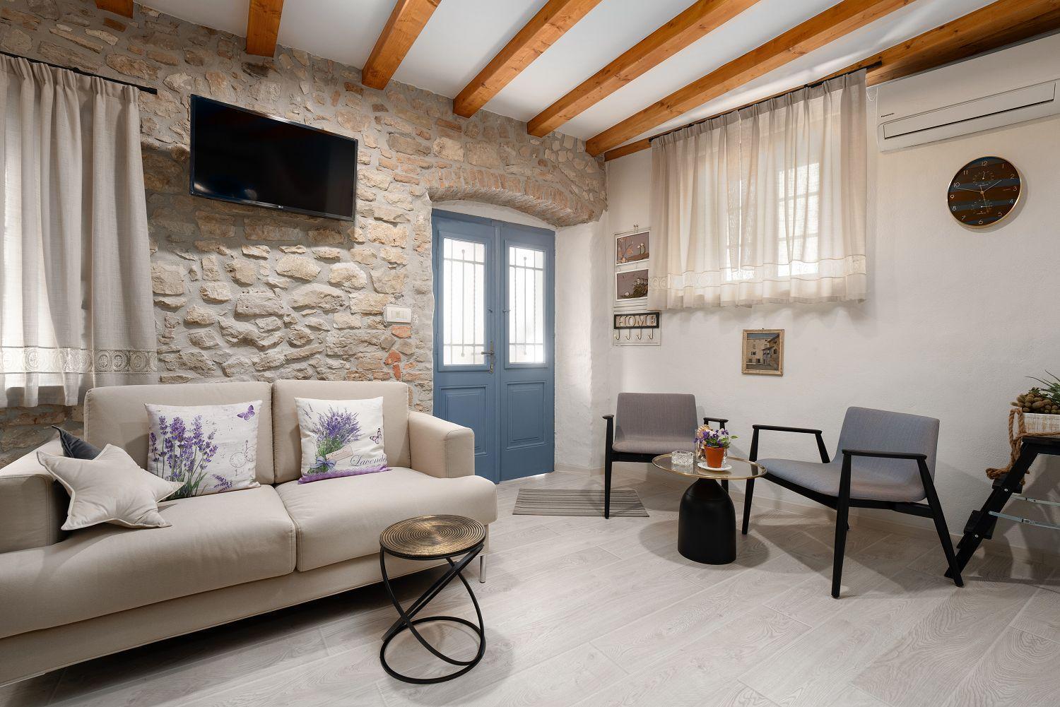 Exquisites Apartment Im Herzen Von Porec Mit Meerblick, Nur 150 Meter Zum Strand Bagian luar foto